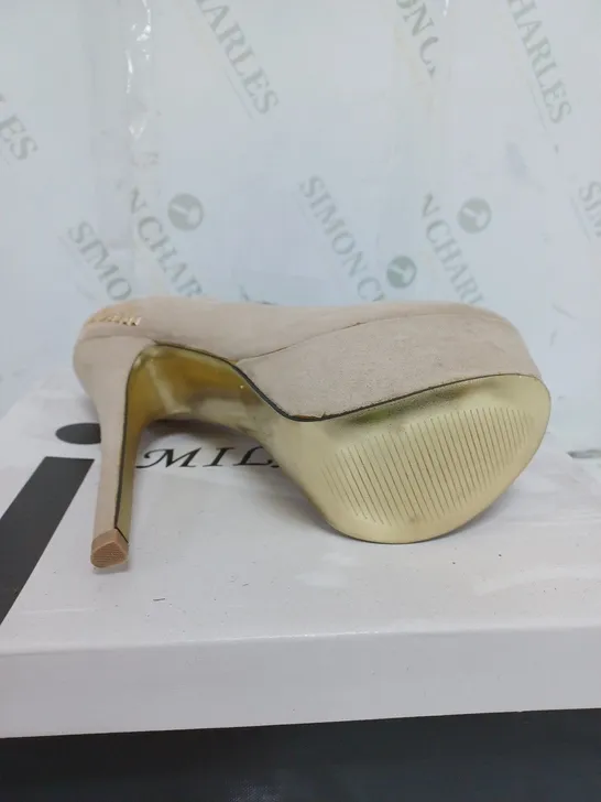 BOX OF 10 PAIRS OF MILAYA BEIGE HEELS SIZES VARY 