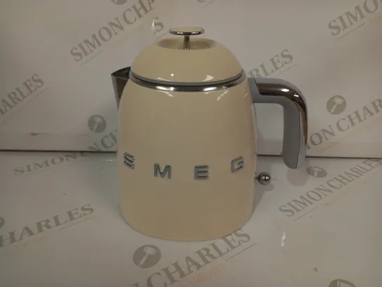 SMEG KETTLE