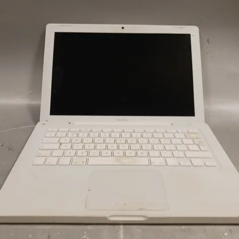 APPLE MACBOOK