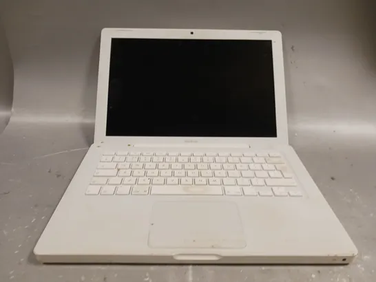 APPLE MACBOOK