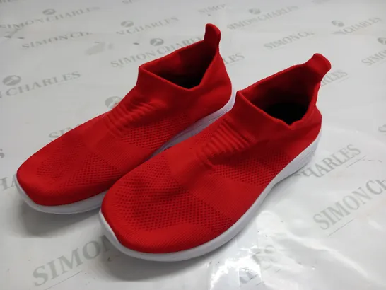 RED FABRIC TRAINERS - 41