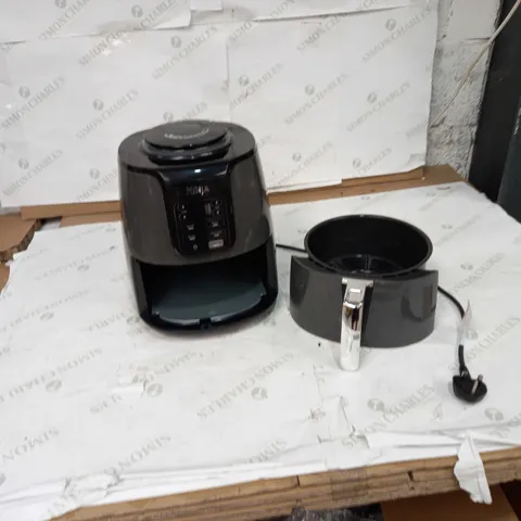 NINJA AIR FRYER 3.8L AF100UK