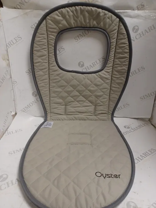 BOXED OYSTER REVERSABLE 3 FUR SEAT LINER - TO FIT OYSTER 3 STROLLERS. 