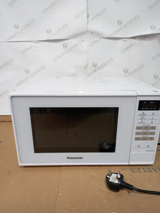 PANASONIC WHITE MICROWAVE 