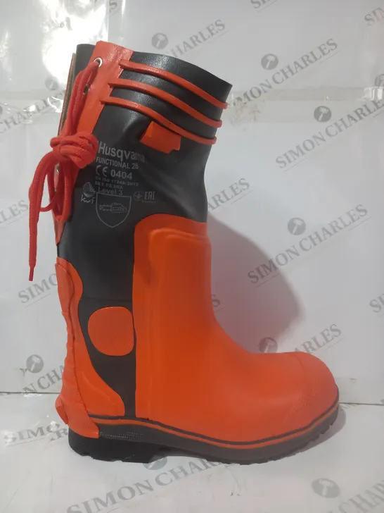 BOXED PAIR OF HUSQVARNA PROTECTIVE RUBBER BOOTS IN ORANGE UK SIZE 9