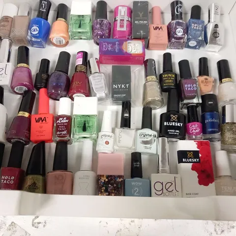 APPROXIMATELY 90 ASSORTED NAIL VARNISH/GELS TO INCLUDE; SEMILAC, VOKY, HOLO TACO, YSUVIN, THE GEL BOTTLE, VINA, BLUESKY AND ILNP