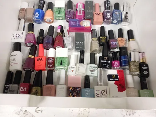 APPROXIMATELY 90 ASSORTED NAIL VARNISH/GELS TO INCLUDE; SEMILAC, VOKY, HOLO TACO, YSUVIN, THE GEL BOTTLE, VINA, BLUESKY AND ILNP