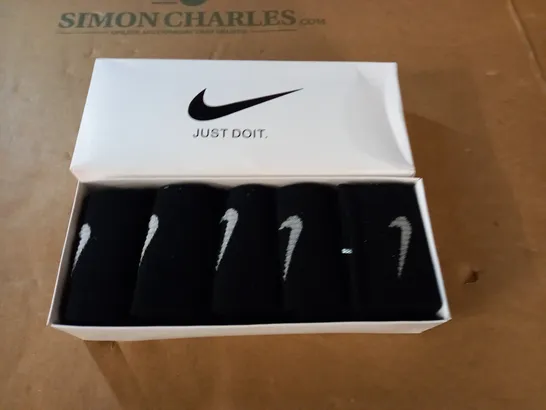 BOXED NIKE 5-PACK OF SOCKS