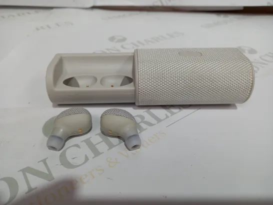 JQM ULTRA WIRELESS EARPHONES