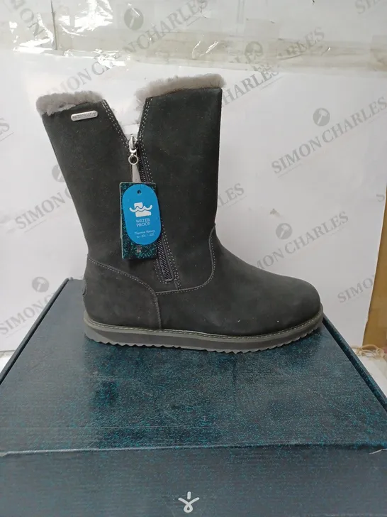 EMU ALL WEATHER GRAVELLY WATERPROOF SHEEPSKIN BOOT SIZE 7