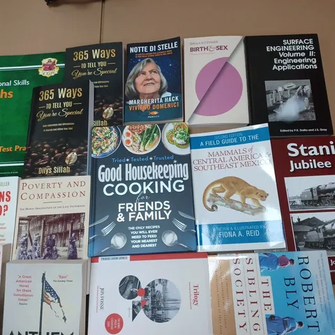 LARGE QUANTITY OF ASSORTED BOOKS TO INCLUDE SAVE JAMIE COOKBOOK, OCEAN ANATOMY AND DATA STRUCTURES IN PYTHON