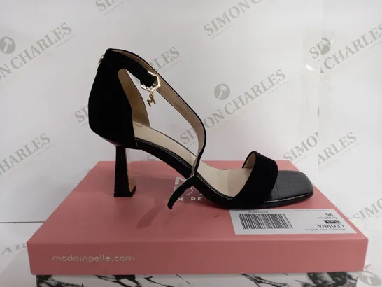 BOXED PAIR OF MODA IN PELLE BLACK OPEN TOE HIGH HEELS - SIZE 6