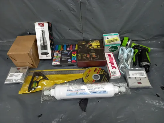 BOX OF ASSORTED HOUSEHOLD ITEMS TO INCLUDE LIGHT SWITCHES, HOSE PIPE HEAD AND PAINT MARKERS