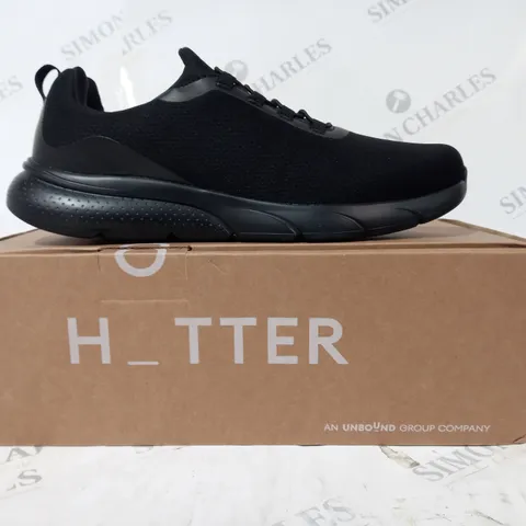 BOXED PAIR OF HOTTER TRAINERS IN BLACK UK SIZE 9