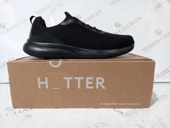 BOXED PAIR OF HOTTER TRAINERS IN BLACK UK SIZE 9