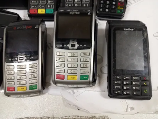 LOT OF 6 ASSORTED HANDHELD CARD TERMINALS TO INCLUDE INGENICO IWL250 AND CASTLES VEGA3000