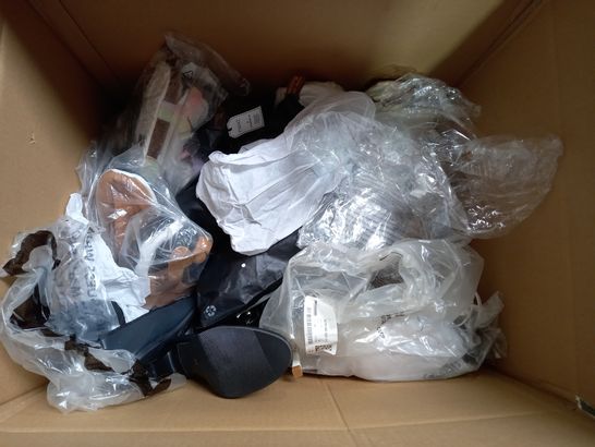 BOX OF A LARGE QUANTITY OF ASSORTED DESIGNER FOOTWEAR ITEMS TO INCLUDE H&M, BALLOTTE, ASOS ETC