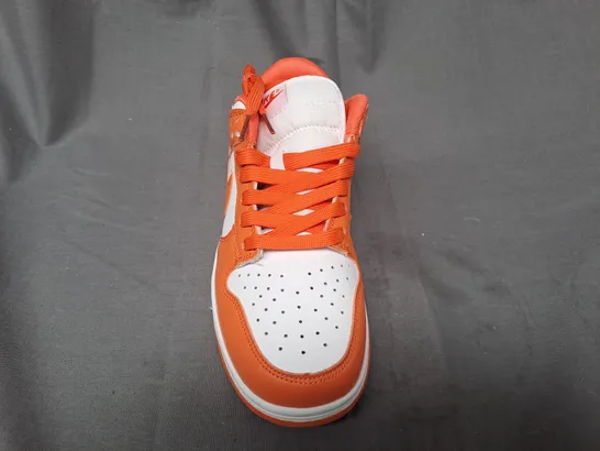 BOXED PAIR OF NIKE SHOES IN ORANGE/WHITE UK SIZE 6.5