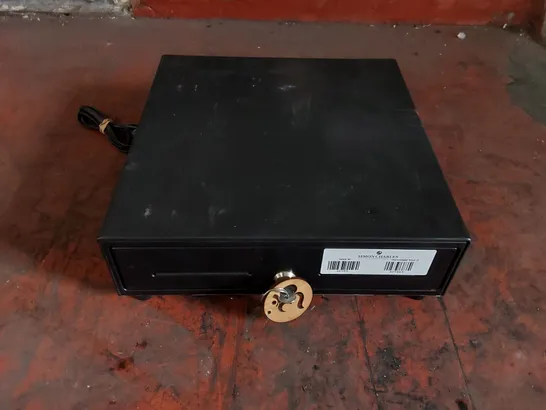 LOCKING CASH DRAWER