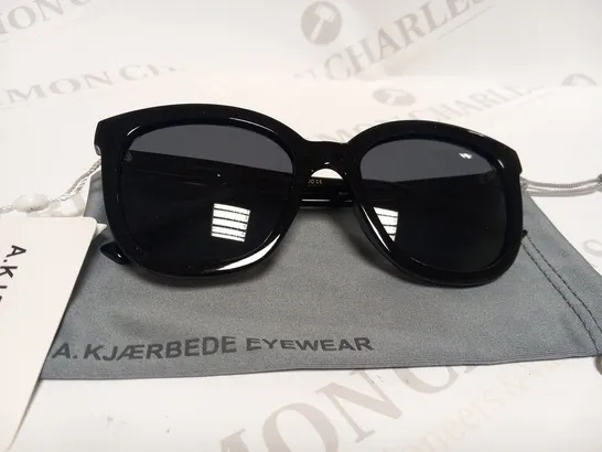 A.KJAERBEDE EYEWEARBILLY BLACK SUNGLASSES