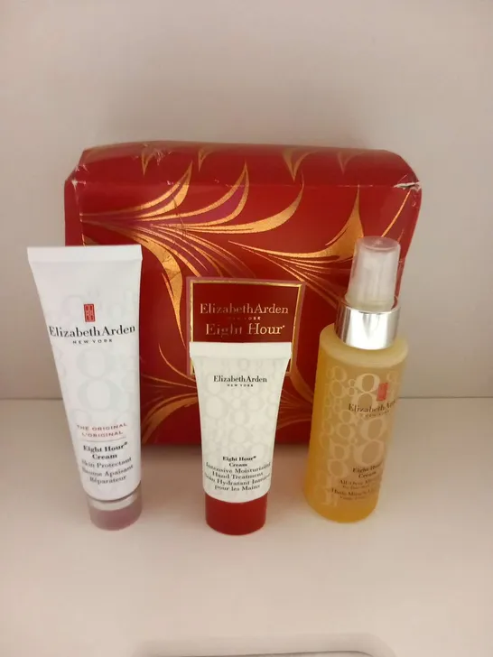 BOXED ELIZABETH ARDEN EIGHT HOUR HOLIDAY MIRACLE SET