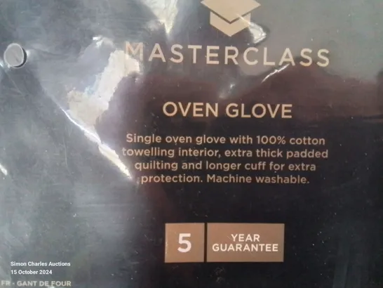 BAGGED AND SEALED MASTERCLASS OVEN GLOVE 