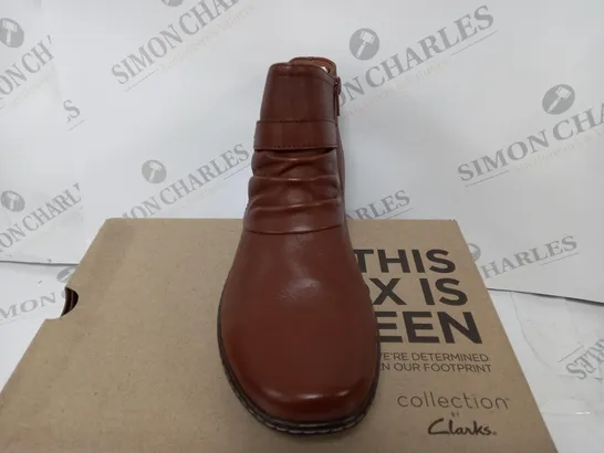 BOXED CLARKS CORA ROUCHED DARK TAN LEA IN UK 7