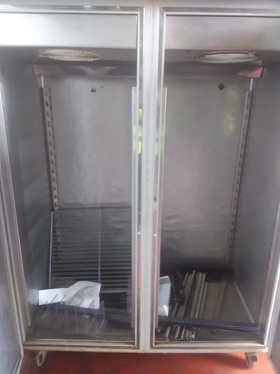 DOUBLE DOOR COMMERCIAL FRIDGE 