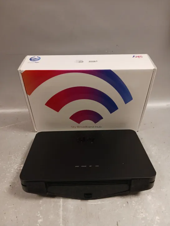 BOXED SKY Q SR203 BROADBAND ROUTER