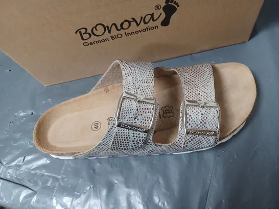 BOXED PAIR OF BONOVA SANDALS WHITE SNAKE SKIN PRINT DESIGN SIZE 7 UK