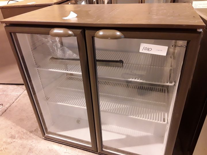 DOOR UNDER COUNTER BOTTLE DISPLAY FRIDGE 3229623-Simon Charles Auctioneers