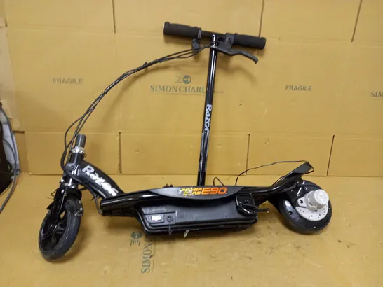 RAZOR UNISEX-YOUTH POWER CORE E90 ELECTRIC SCOOTER