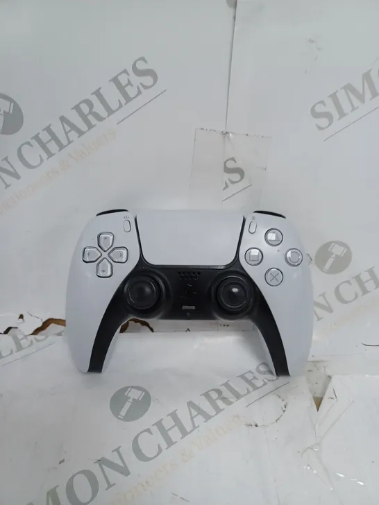 PLAYSTATION 5 CONTROLLER