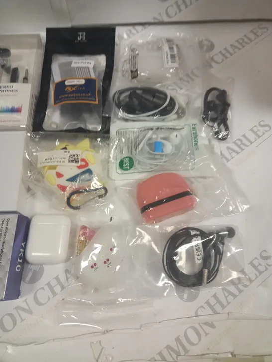 LOT OF ASSORTED EARPHONES AND ACCESSORIES