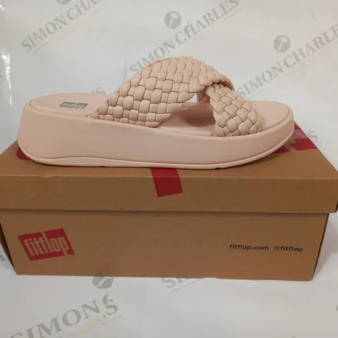 BOXED PAIR OF FITFLOP WOVEN LEATHER FLATFORM CROSS SLIDES IN PINK UK SIZE 5