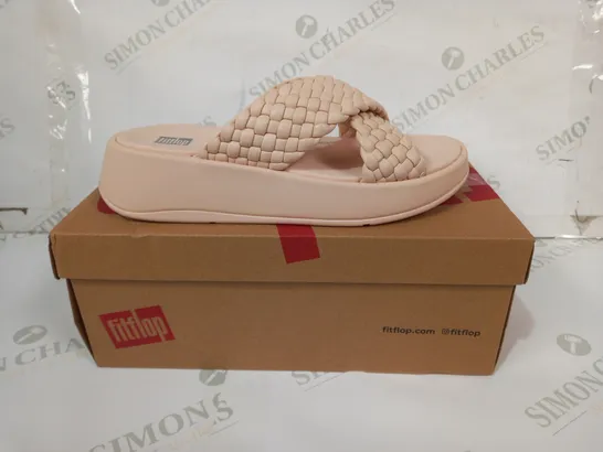 BOXED PAIR OF FITFLOP WOVEN LEATHER FLATFORM CROSS SLIDES IN PINK UK SIZE 5