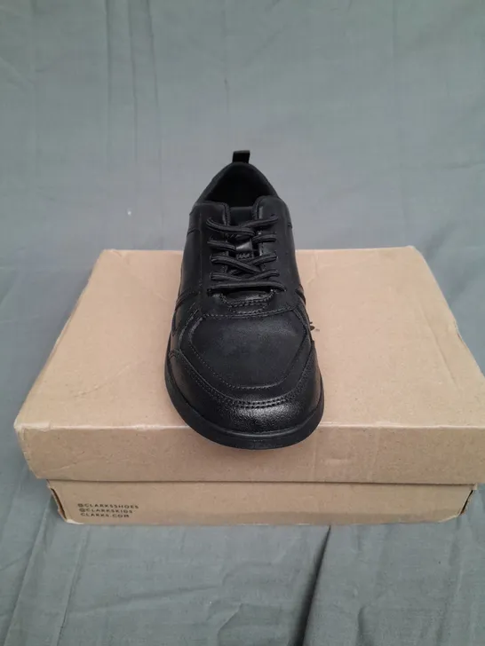 BOXED PAIR OF CLANKS SCAPE TRACK Y BLACK LEATHER SIZE UK 3 