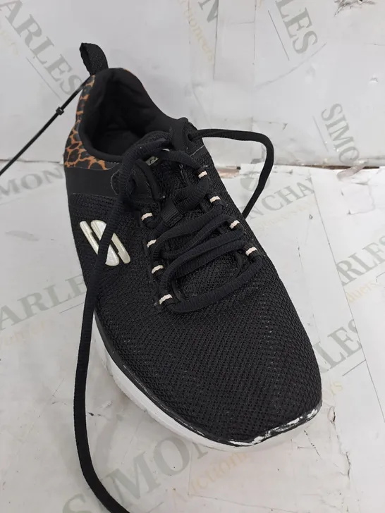 SKETCHERS ANIMAL PRINT FLEX TRAINERS IN BLACK - UK 3.5