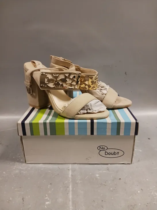 BOXED NO DOUBT BLOCK HEEL WOMENS SHOES - SIZE 4