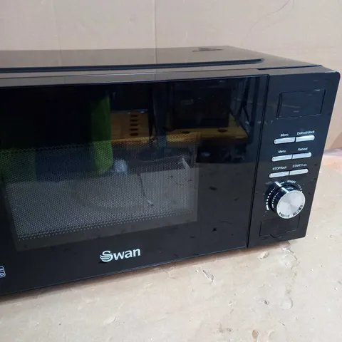 SWAN 700W MANUAL MICROWAVE - BLACK