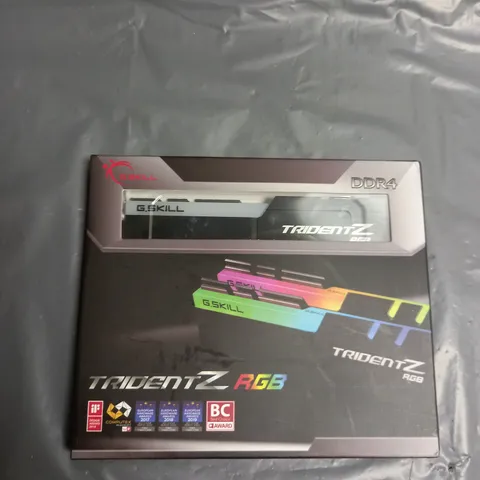 BOXED G.SKILL DDR4 TRIDENT Z RGB MEMORY CARDS 2 X 16GB