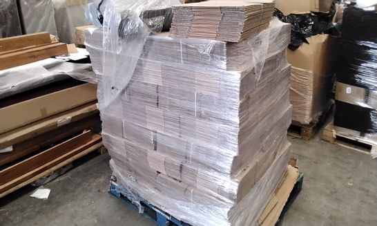 PALLET OF APPROXIMATELY 44 PACKS OF AMBIENT SHIPPING GROUPING BOXES (25 PER PACK)