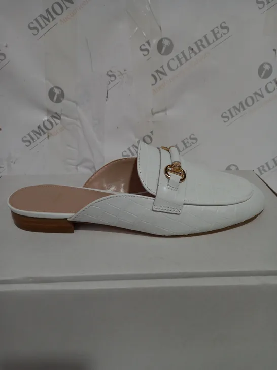 DUNE WHITE-CROC PRINT LEATHER SLIM SOLE BACKLESS SHOES SIZE 5