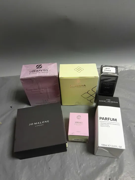 BOX OF APPROXIMATELY 6 ASSORTED BOXED FRAGRANCES TO INCLUDE - THE ESSENCE VAULT - VERSACE BRIGHT CRYSTAL - FEDERICO MAHORA PURE - ETC - COLLECTION ONLY