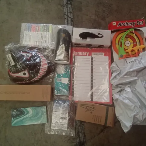 PALLET OF ASSORTED ITEMS INCLUDING NAVARIS WOODEN CLOTHES HANGER, TOY ARCHERY SET, 2023 CALENDER, DETANGLING HAIR BRUSH, METAL AIR GRILLE, PHONE CASE 