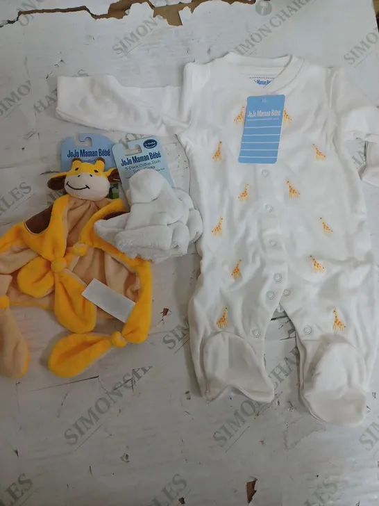 BOXED JOJO MAMAN BEBE BABY PACK TO INCLUDE - COMFORTER , SOCKS & ONESIE 