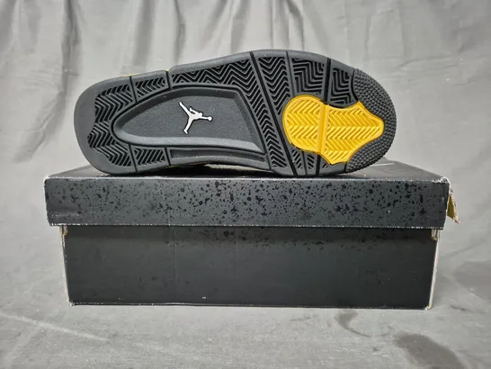 BOXED PAIR OF NIKE AIR JORDAN 4 RETRO SHOES IN BLACK/YELLOW UK SIZE 6