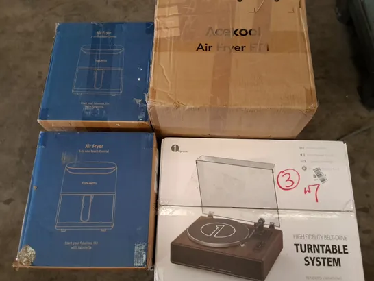 PALLET OF ASSORTED HOUSEHOLD ITEMS TO INCLUDE BELT DRIVEN TURNTABLE, AIR FRYERS AND RADIATOR COVER 