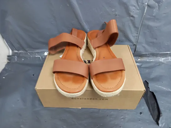 BOXED PAIR OF DUNE LAYER WEDGE SANDALS SIZE 7