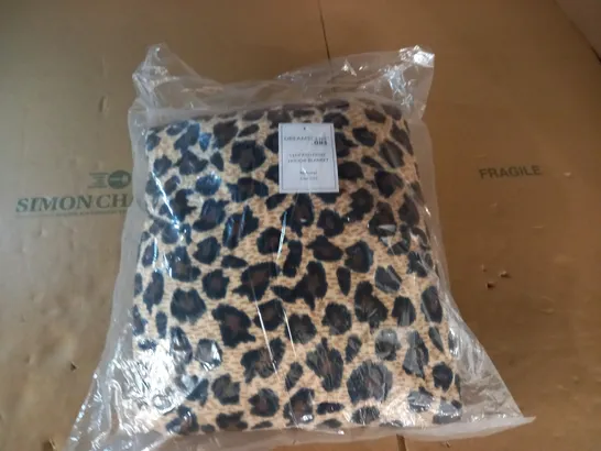 BAGGED DREAMSCENE LEOPARD PRINT HOODIE BLANKET - ONE SIZE